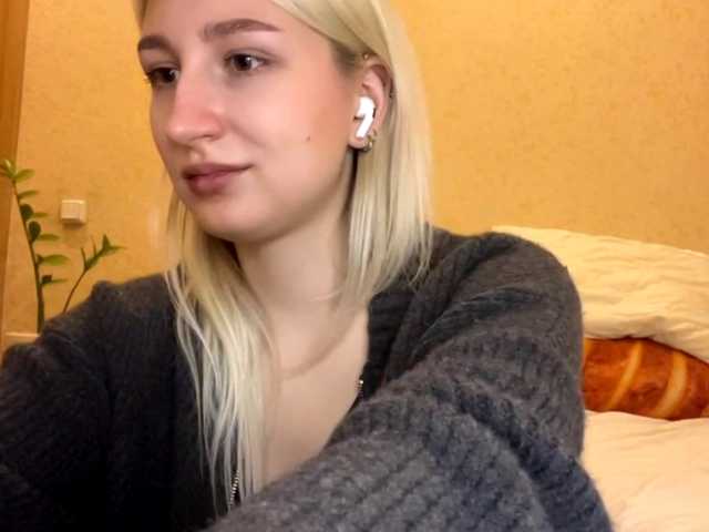 NorikoFalis live cam preview