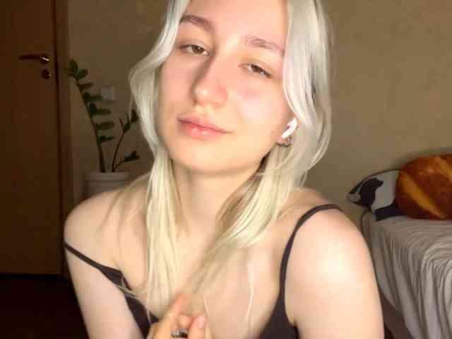 NorikoFalis webcam