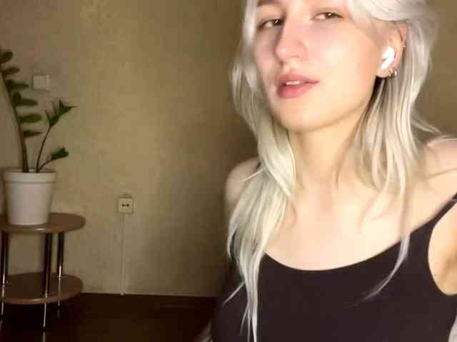 NorikoFalis webcam