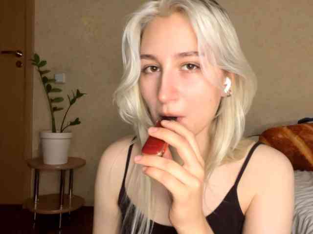 NorikoFalis webcam