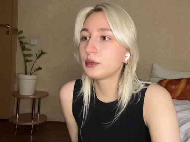 NorikoFalis webcam