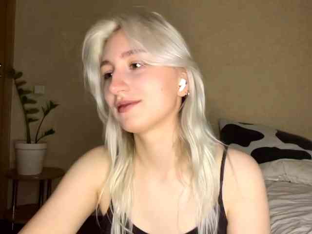 NorikoFalis webcam