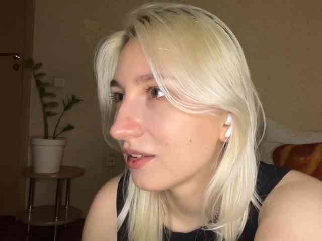 NorikoFalis webcam