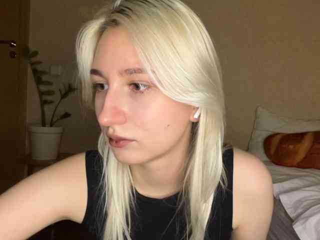 NorikoFalis webcam