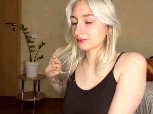 NorikoFalis webcam