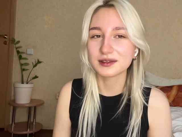NorikoFalis webcam