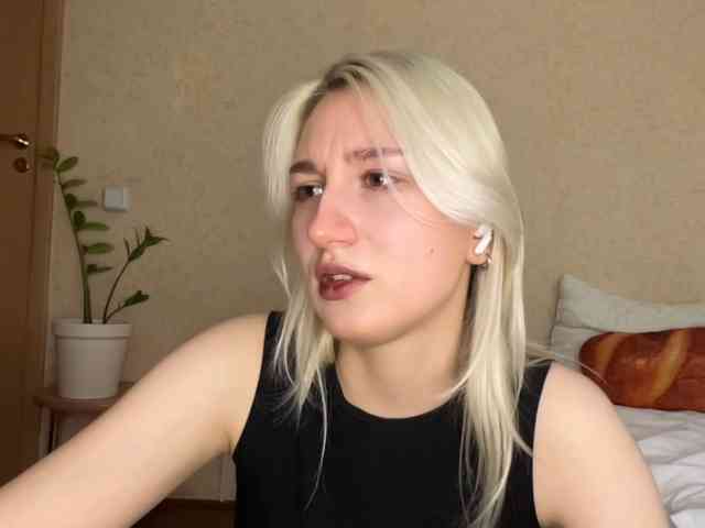 NorikoFalis webcam