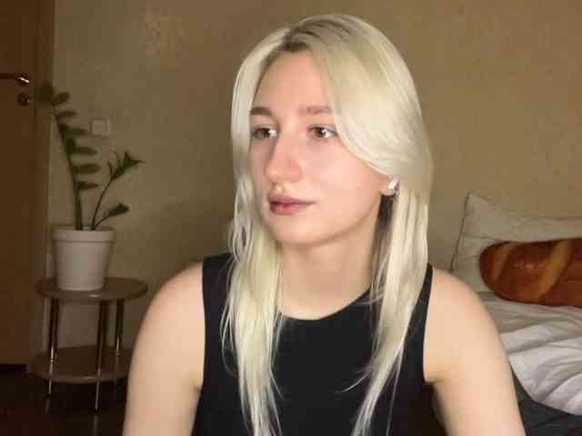 NorikoFalis webcam