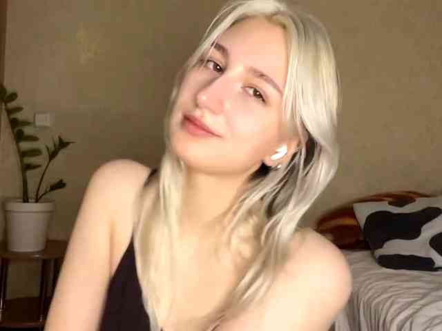 NorikoFalis webcam