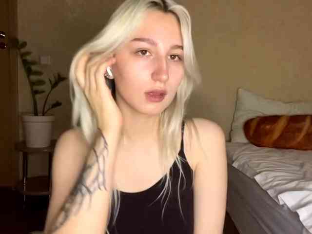 NorikoFalis webcam