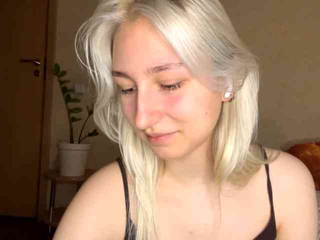 NorikoFalis webcam