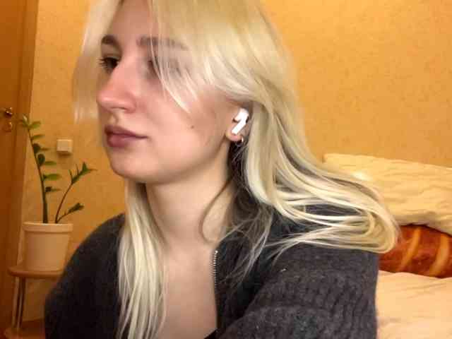 NorikoFalis webcam