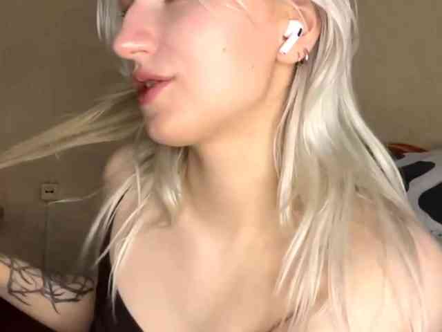 NorikoFalis webcam