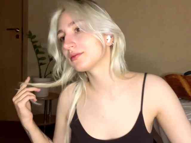 NorikoFalis webcam