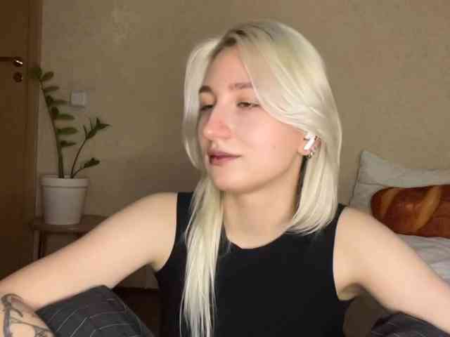 NorikoFalis webcam