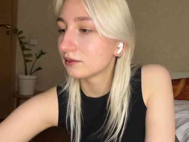 NorikoFalis webcam