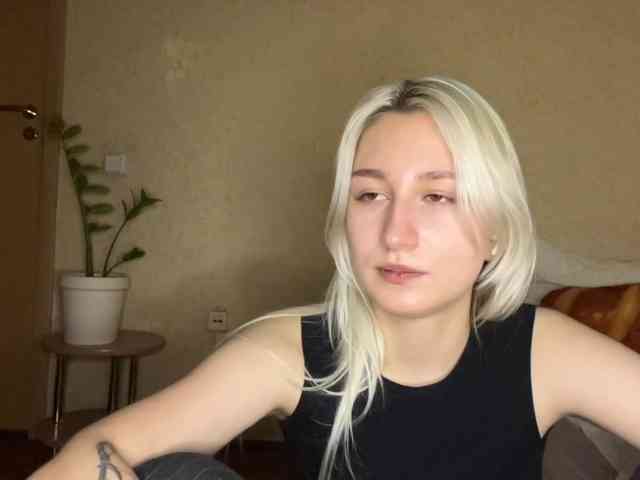 NorikoFalis webcam