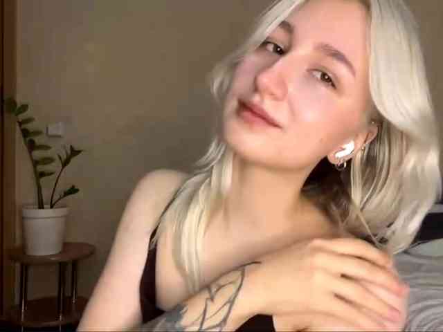 NorikoFalis's webcam live show