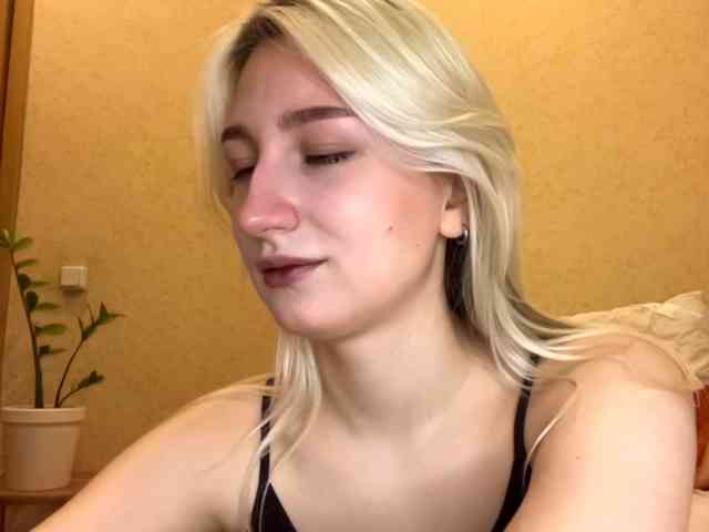 NorikoFalis webcam
