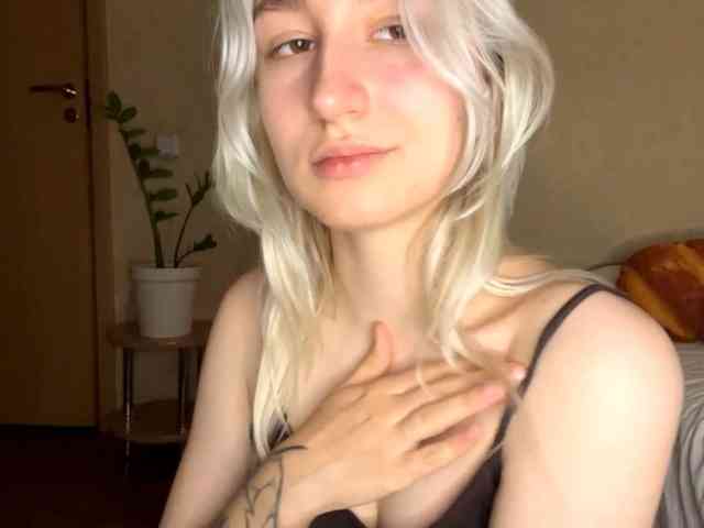 NorikoFalis webcam