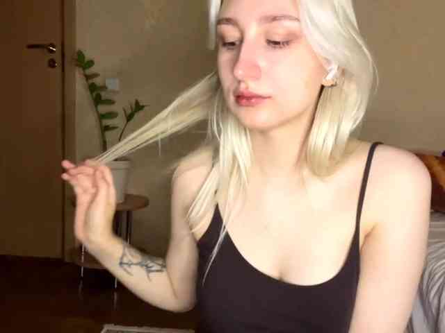 NorikoFalis webcam