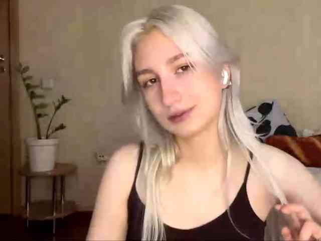 NorikoFalis webcam