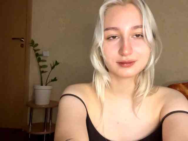 NorikoFalis webcam