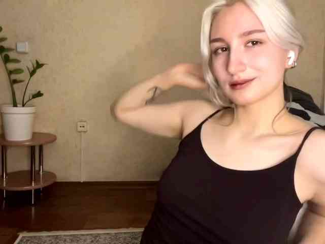 NorikoFalis webcam