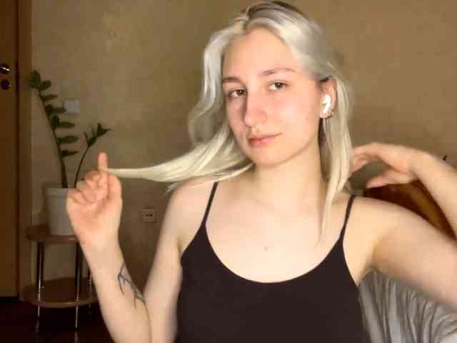 NorikoFalis webcam