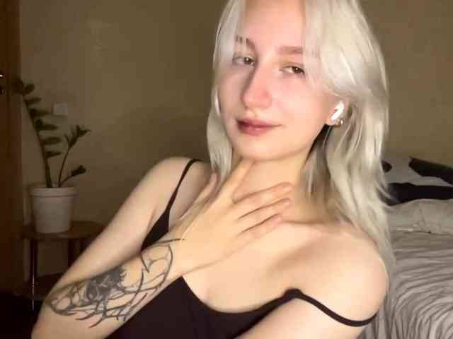 NorikoFalis webcam