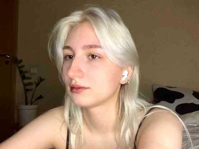 NorikoFalis webcam
