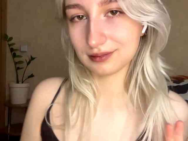 NorikoFalis webcam