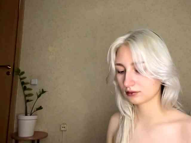 NorikoFalis webcam