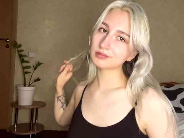 NorikoFalis webcam