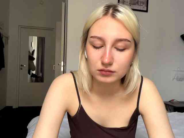 NorikoFalis webcam
