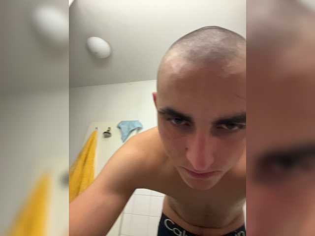 Vlad-569, 21 y/o - Live Cam on BongaCams