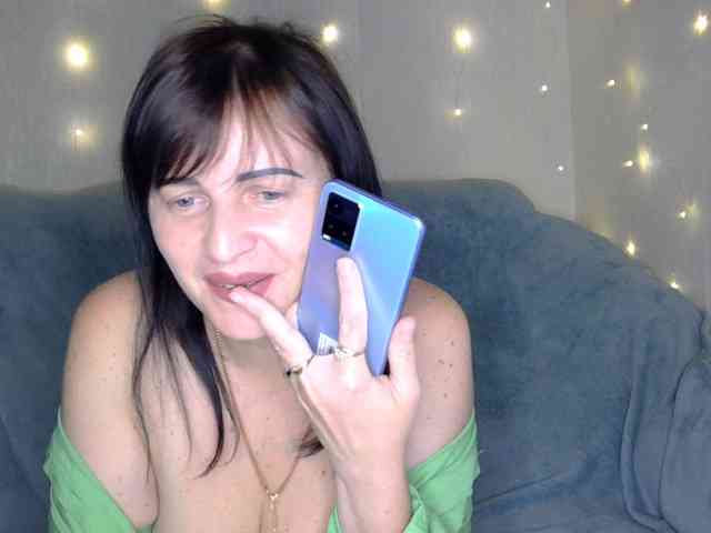 Tatiana35's cam show statistics and live stream