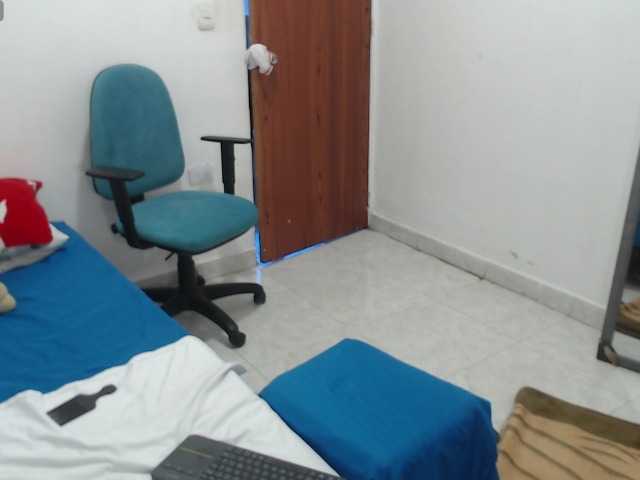 Laurafox live cam on BongaCams