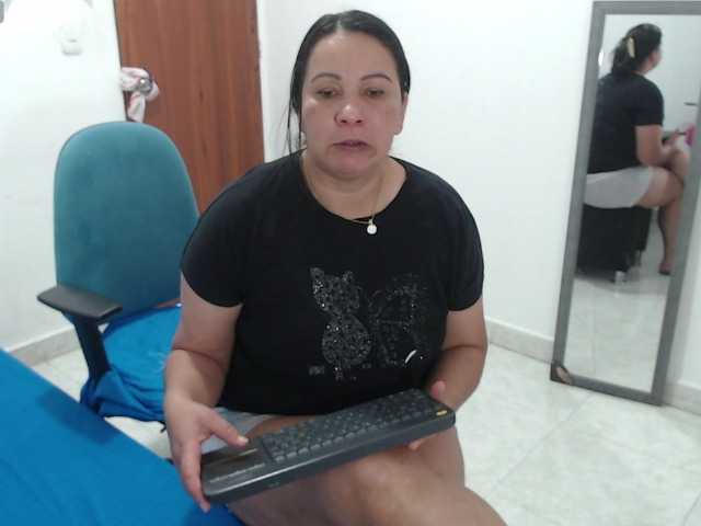 Laurafox live cam on BongaCams