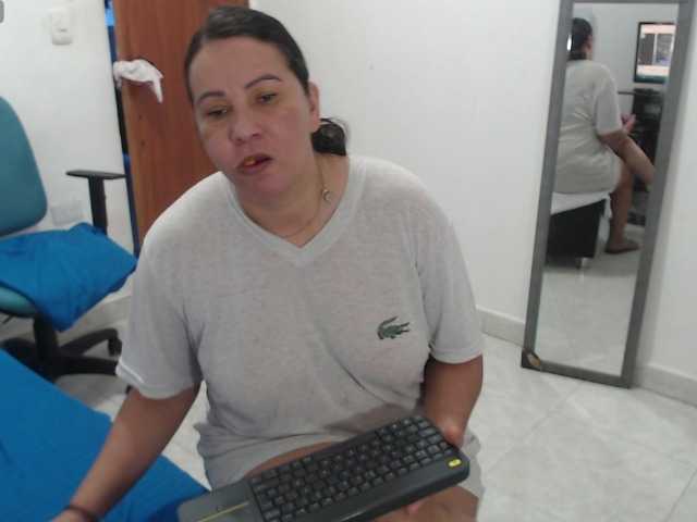 Laurafox live cam on BongaCams