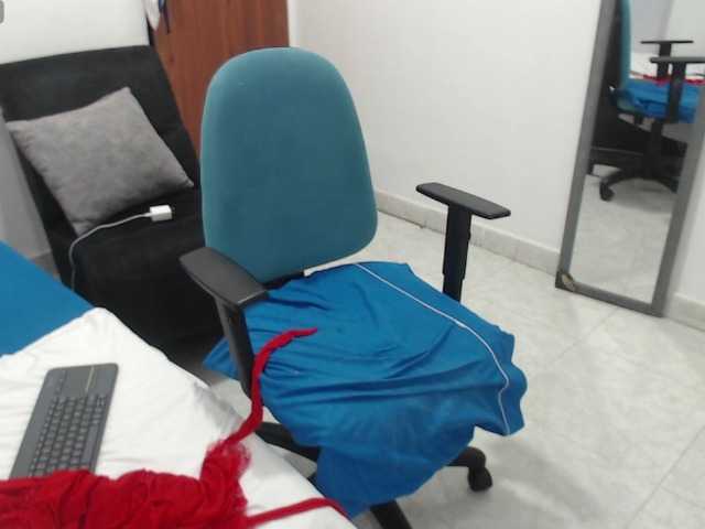 Laurafox live cam on BongaCams