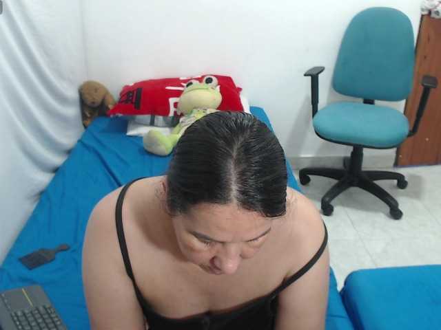 Laurafox, en directo ahora en BongaCams