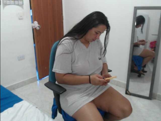 Laurafox live cam on BongaCams
