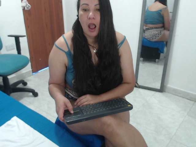 Laurafox live cam on BongaCams