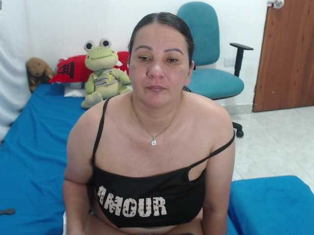Laurafox, en directo ahora en BongaCams