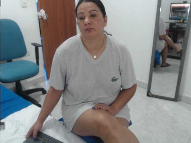 Laurafox live cam on BongaCams