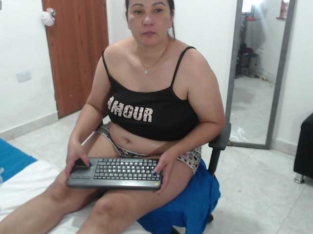 Laurafox live cam on BongaCams