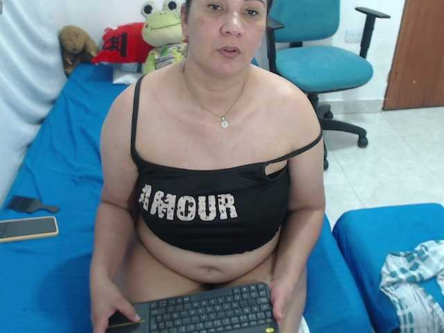 Laurafox, live now on BongaCams