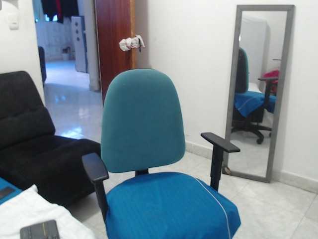 Laurafox live cam on BongaCams