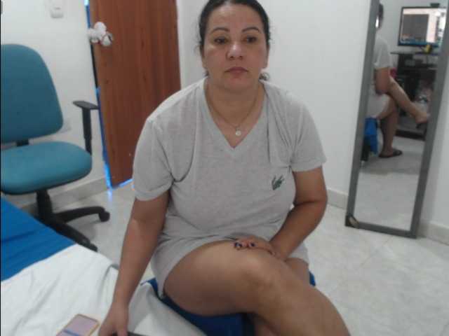 Laurafox live cam on BongaCams